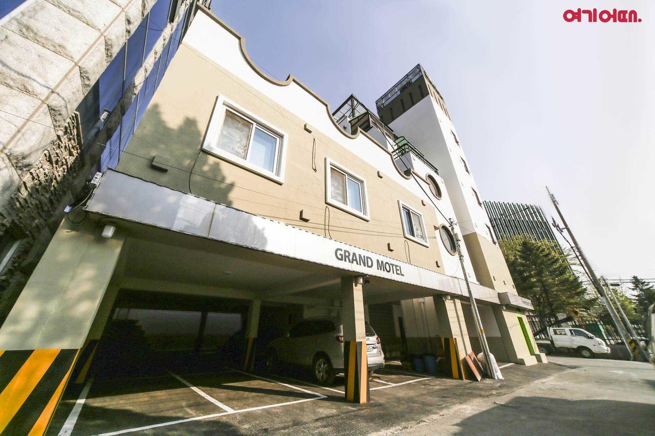 Goodstay Grand Motel Chuncheon Ngoại thất bức ảnh